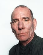 Pete Postlethwaite (Father Laurence)