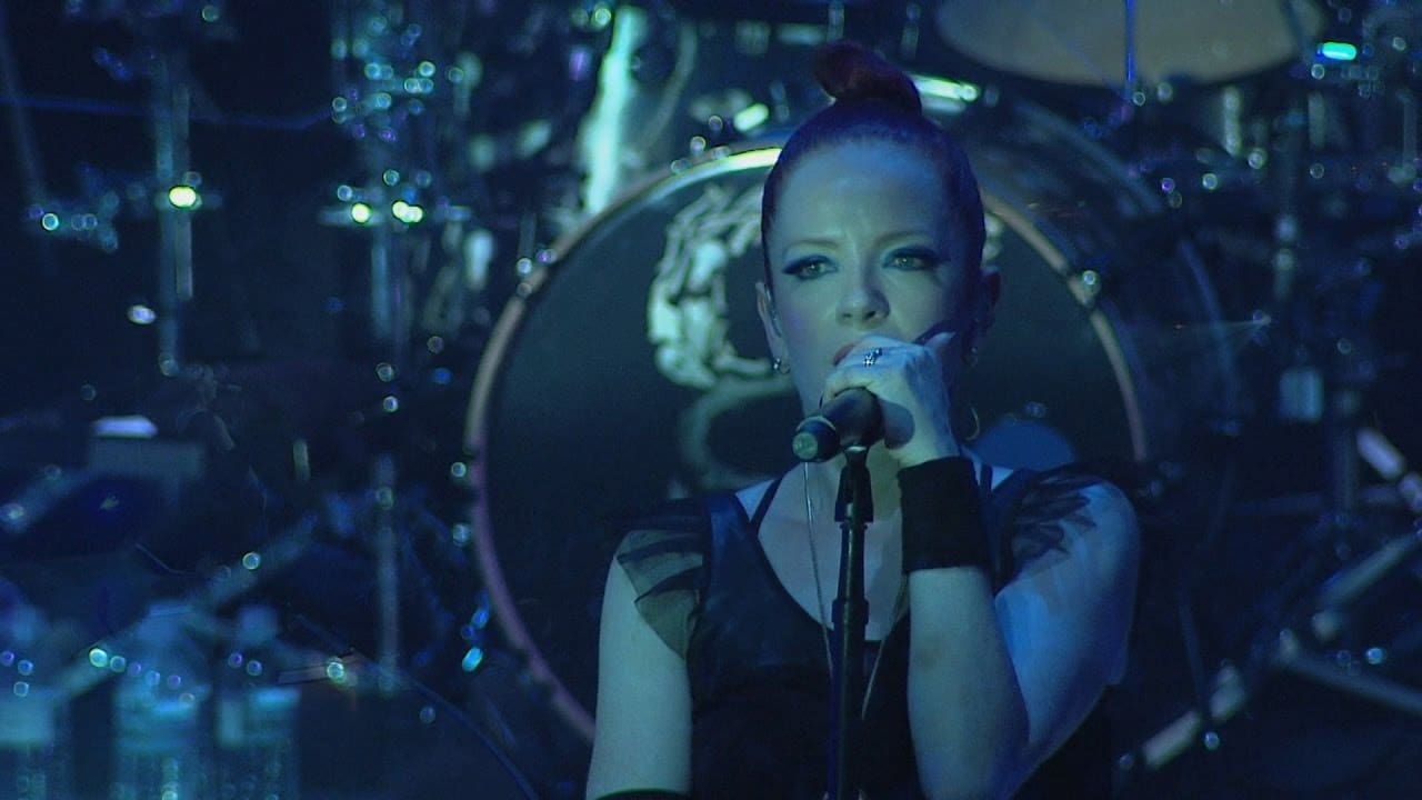 Live high. Garbage поет. Garbage Live 2001. One Mile High... Live. Garbage 2012 not your kind of people.