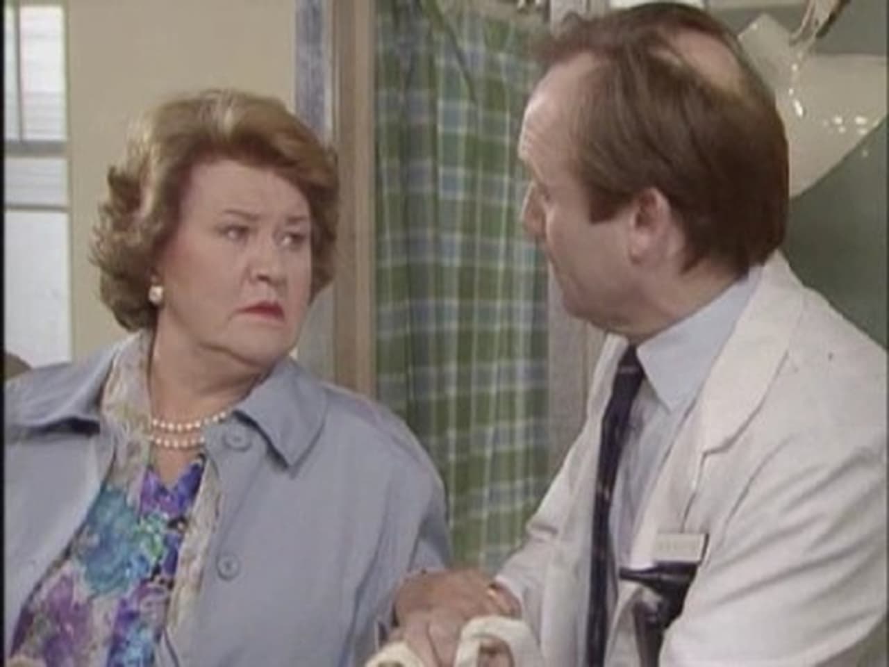 Keeping Up Appearances Season 1 Release Date Trailers Cast Synopsis