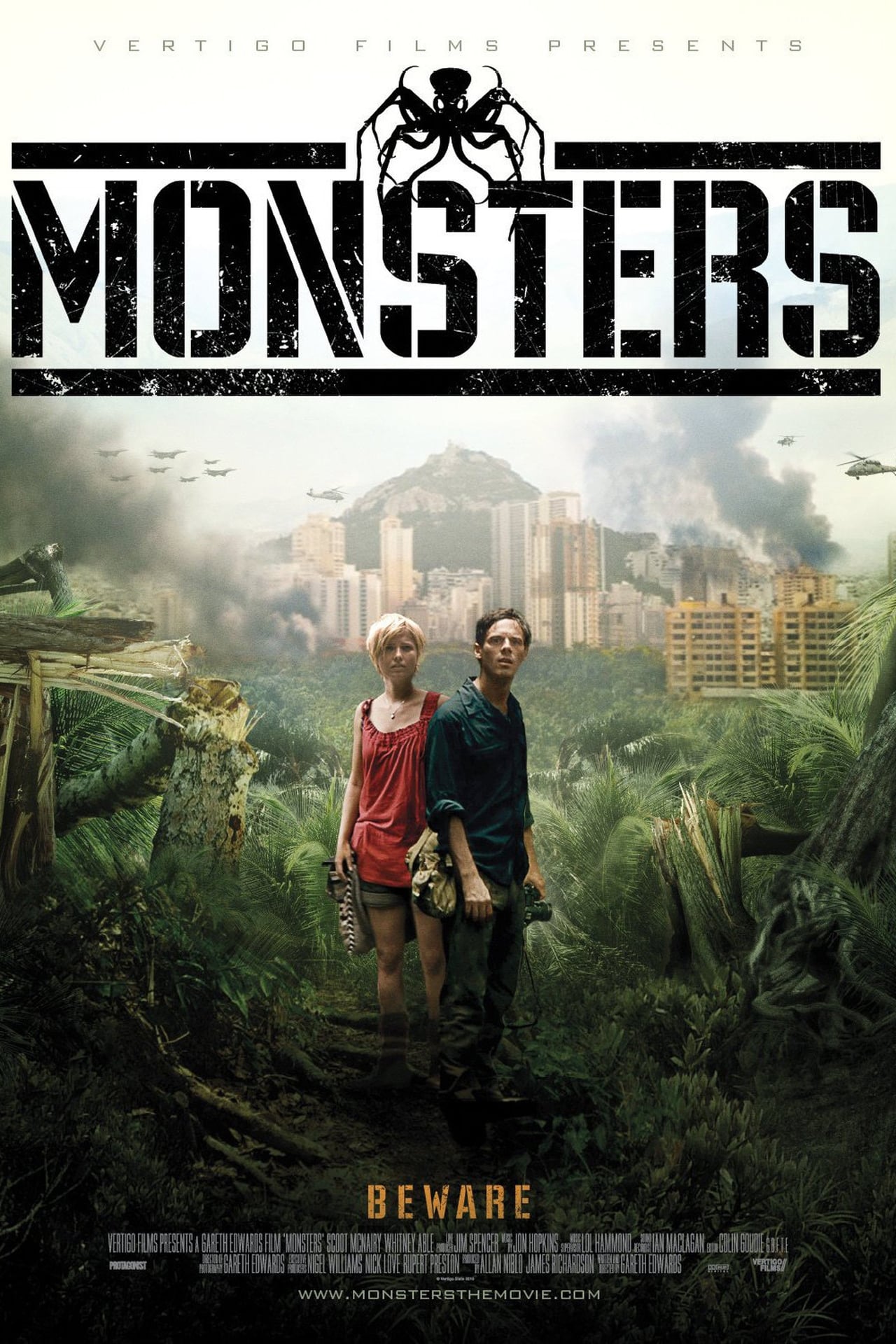 Монстры 2010. Monsters фильм 2010. Монстры Monsters 2010. Монстры (Monsters), 2010, Великобритания. Монстры 2010 Постер.