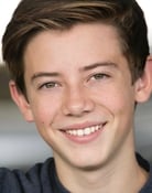 Griffin Gluck (Kevin)