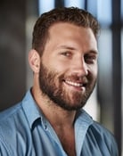 Jai Courtney (Eric Coulter)