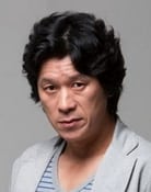 Kim Roi-ha (Detective Cho Yong-koo)