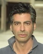 Luis Fernandez-Gil (Dario Cueto)