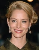 Sienna Guillory (Maggie)