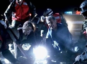 CSI: Crime Scene Investigation, Season 1 - Crate 'n Burial image