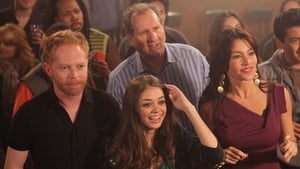 Modern Family, Season 1 - Travels with Scout image
